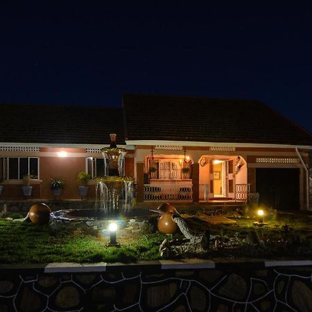 Lake Victoria Country Home Ентебе Екстериор снимка