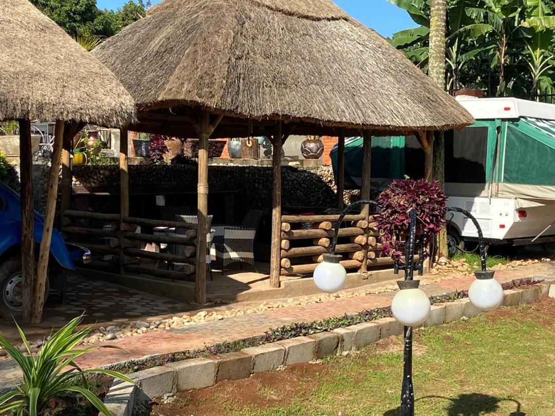 Lake Victoria Country Home Ентебе Екстериор снимка