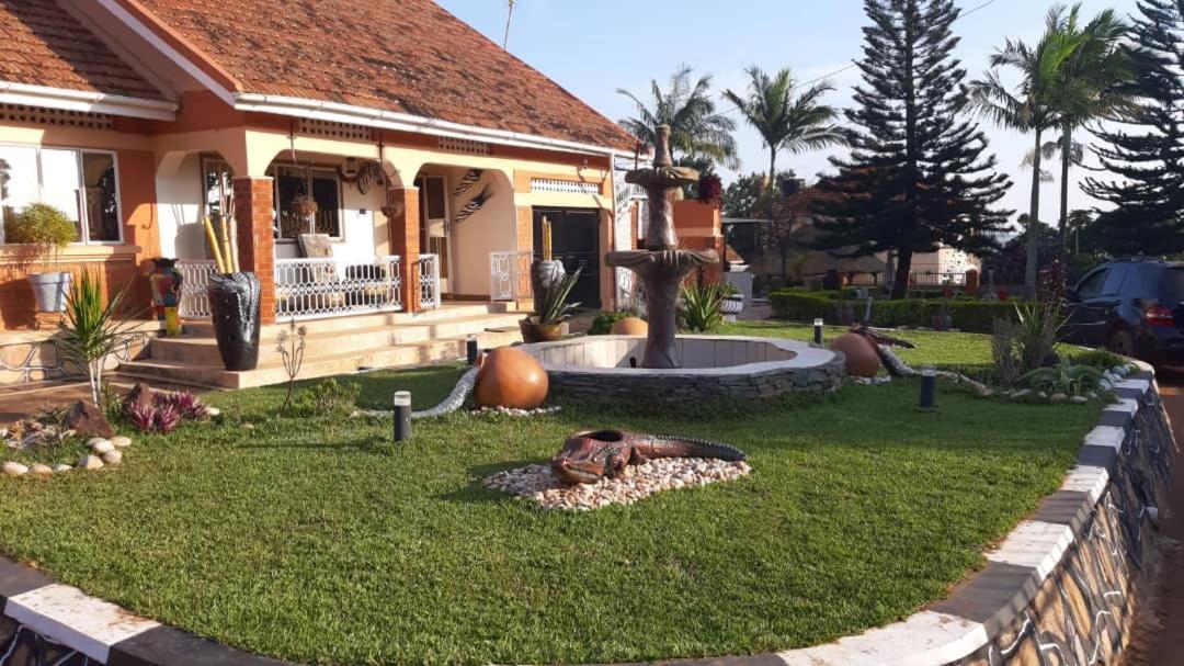 Lake Victoria Country Home Ентебе Екстериор снимка