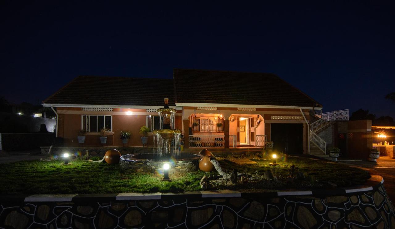 Lake Victoria Country Home Ентебе Екстериор снимка